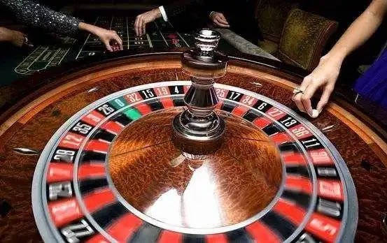 Adult visitor in Bangladesh using 899tt Teen Patti Table Guide on smartphone